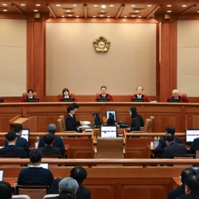 Lawyers for Yoon, Assembly face off in impeachment trial's final arguments