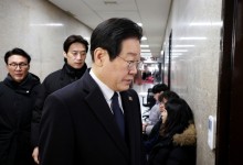 이재명 대표 무안참사 뒤 '윤석열' 풍자글 올렸다 삭제