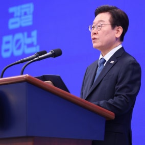 "국민 편 서는 '민주경찰' 거듭나야"  힘 실어준 이 대통령