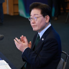 이 대통령 "폭언 계정 차단이 진정한 소통"…'좌아하게' 논란에도 반박