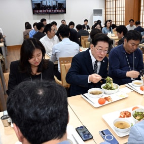 이 대통령 "과정 관리 부족·일종의 '과잉 자신감' 있었겠다는 반성"