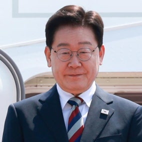 부정평가 첫 50% 넘어선 李, 귀국 직후 부동산·증시 점검(종합)