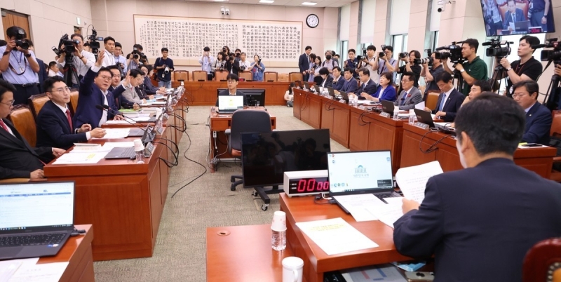 국회 법사위, '尹 탄핵 청문회'에 김건희 여사 증인 채택