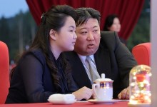 "원수님 자제도 입었는데!"..'시스루·수탉머리' 금지한 北