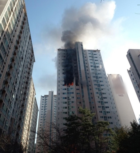 대구 아파트 15층서 부탄가스 폭발.."곰탕 끓이다가"