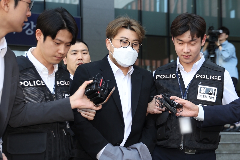 '음주 뺑소니' 김호중, 상고 포기 '징역형' 확정..팬클럽 "흔들림 없이 함께 할 것"