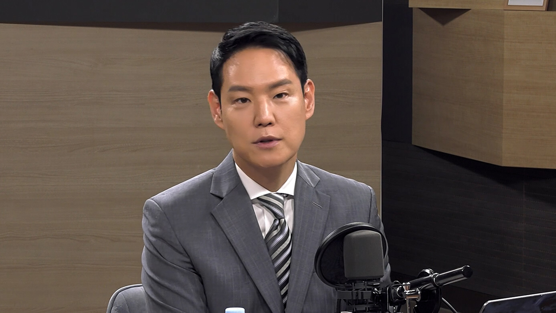 김한규 "'표적 수사' 이 대통령, 조국 누구보다 잘 이해..사면 있을 듯, 필요"[국민맞수]