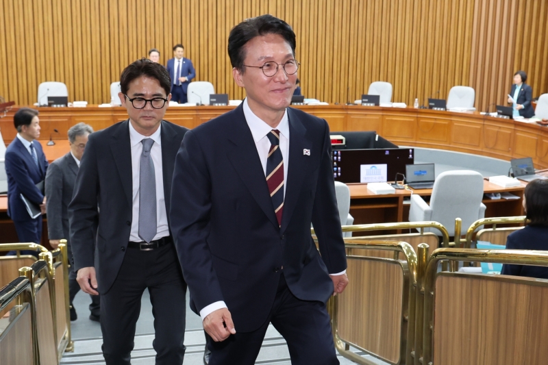 "김민석, 본회의 표결로 갈 수밖에" vs. "'총리 무자격자' 지명철회가 협치 복원"