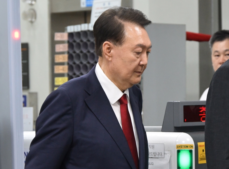 내란특검 "불출석 尹, 3시 반까지 조사실 오게 구치소 지휘"