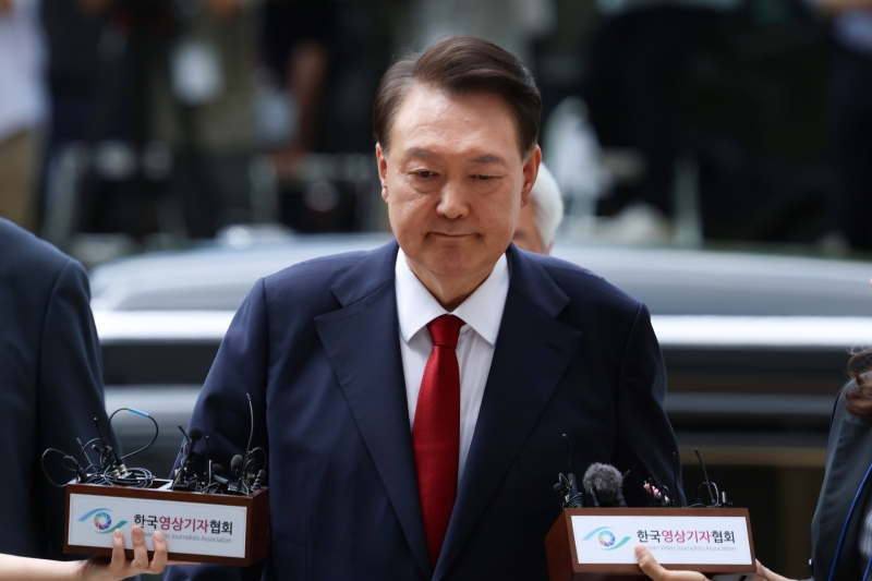 법원, '구치소 버티기' 尹 체포영장 발부