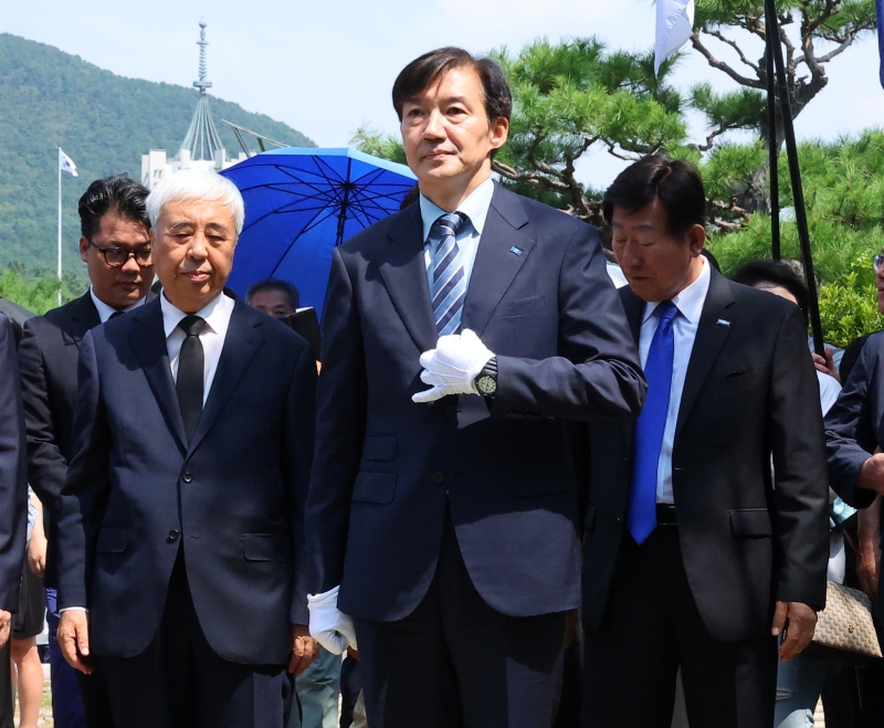 조국 "이재명 정부 성공 위해 좌완투수 역할…국힘 반드시 해체"