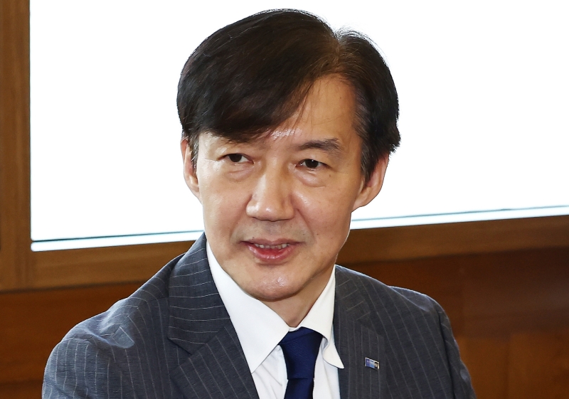 조국, 黨 성비위 사건에 "깊은 위로...일단락된 걸로 생각"