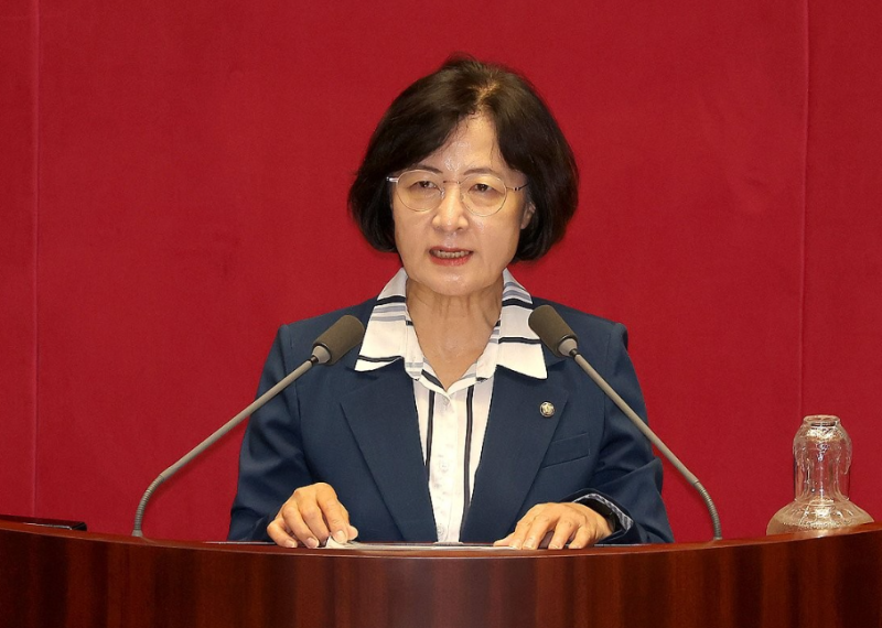 추미애, '띠지 기억 안 나' 檢수사관에 "거짓말 고수의 연기"