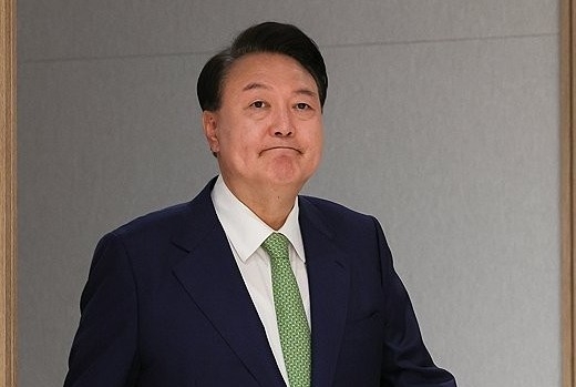 '술꾼' 尹, 순방 전용기에도 소주 탑재...술에 나라를 말아먹다, 김건희, 주낭반대(酒囊飯袋)[유재광의 여의대로 108]