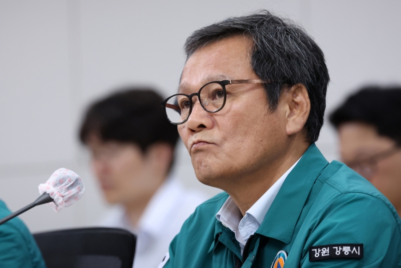 '재난급 가뭄' 강릉시장, 직원들에게 맘카페 댓글 지시 논란