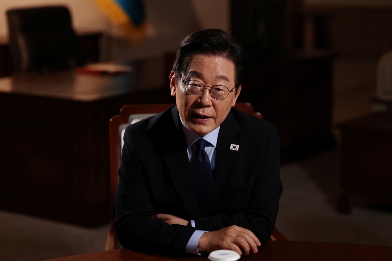 李 대통령 "3,500억불 대미 현금투자하면 한국은 금융위기 직면"