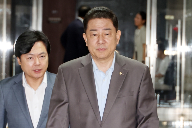 與 "국가 재난, 초당적 협력 필요" vs 野 "악법 중단 먼저"