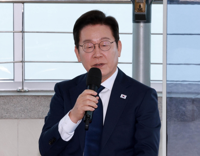 이 대통령, '세관 마약 수사 외압 의혹' 엄정 수사 지시
