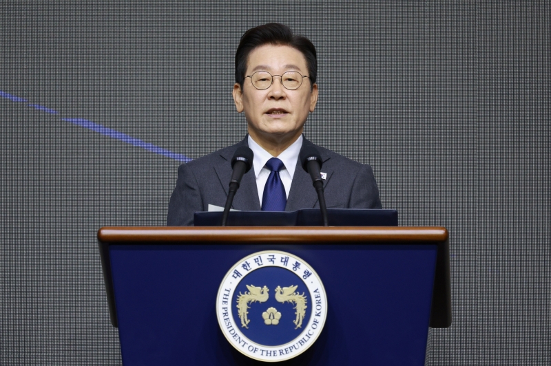 李대통령 "일부 경찰 지휘부 친위쿠데타 가담…통제 강화"
