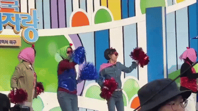 [영상]간부급 女공무원 8명 거느리고 '노래자랑' 무대 오른 광주 구청장