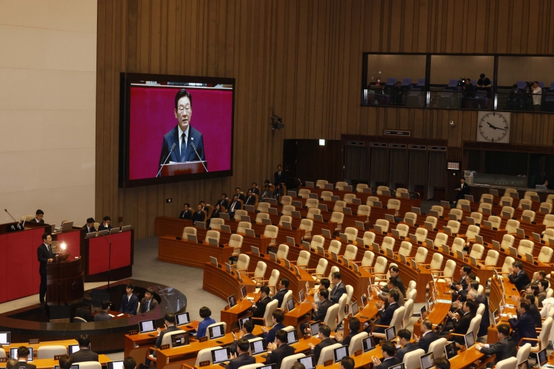 제헌절 공휴일, 18년 만에 컴백하나..."내년이 기대돼요"