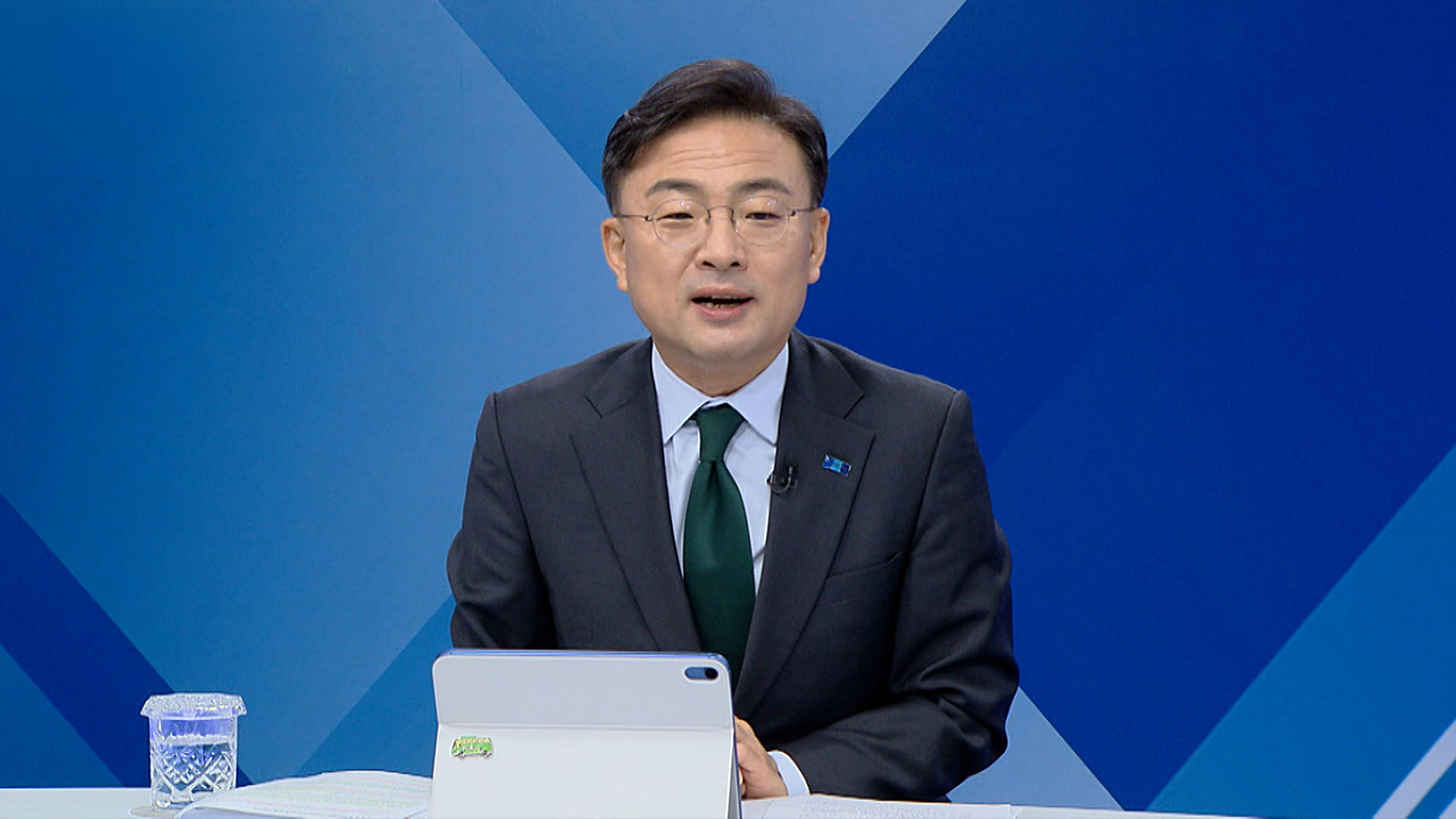 신장식 "왜 조국 대통령이냐고?...이재명과 같은 서사, '국힘 제로, 극우 아웃' 실현 인물"[여의도초대석]