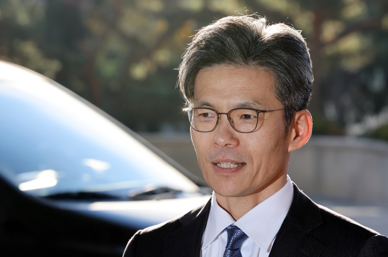 '첫 출근' 박철우 신임 중앙지검장, 대장동 사태에 "정확지 않은 내용 퍼져"