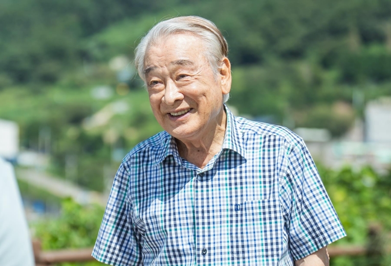 '영원한 현역' 원로배우 이순재  별세...향년 91세