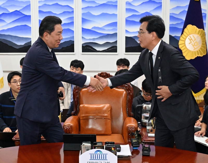 李대통령표 사업 놓고 '이견'…예산안, 민주 "단독 처리" vs 국힘 "대폭 삭감"