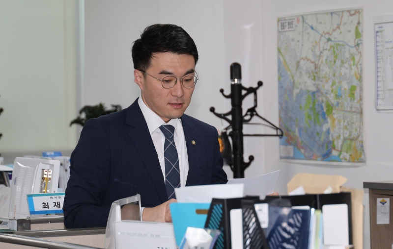 '훈식이형·현지누나' 김남국 비서관 사의...대통령실 "'사직서 수리"