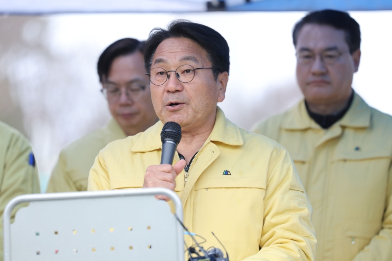 광주대표도서관 붕괴사고 책임 공방...광주시 "강 시장, 중대재해법 대상 아냐" vs 국민의힘 "관리 부실, 책임 회피 말라"