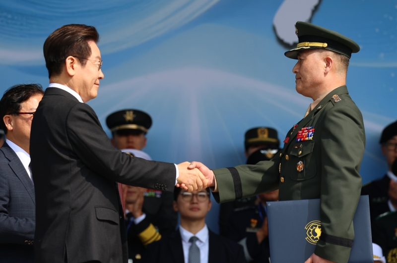 '순직해병 수사 외압'  맞선 박정훈 해병대 대령, '준장' 진급...군 장성 인사 단행