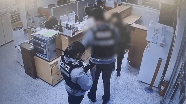 "손주가 준 돈인데"…은행가다 100만 원 분실한 80대, 경찰 도움으로 찾아