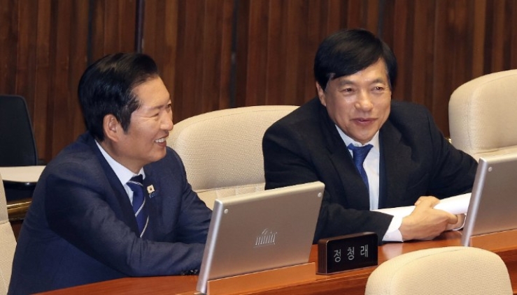 정청래·이성윤 '재명이네 마을'서 쫓겨났다