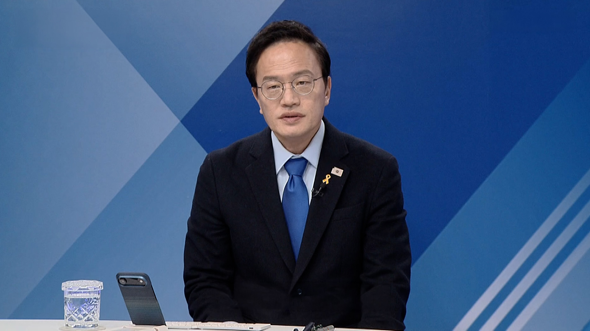 '노란 리본' 박주민 "윤석열이 멈춰 놓은 세월호...끝까지 갈 것, 생명안전기본법 제정"[여의도초대석]