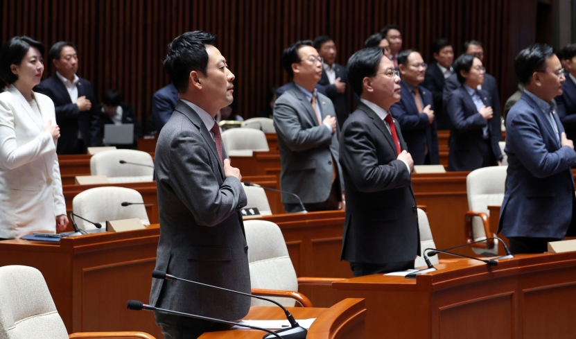 국힘, 의원 전원 결의문 "'윤어게인' 반대·잘못된 비상계엄 사과" 채택