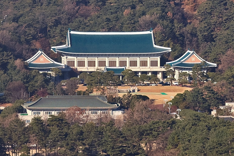 靑, 美 호르무즈 군함 파견 요청에 "미국과 연락 중…충분한 시간 두고 논의해 결정할 사안"