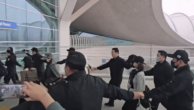 [영상]연예인 과잉경호 도마 위..."국가 원수도 저렇게 안 해" vs "극성팬 돌발행동 위험"