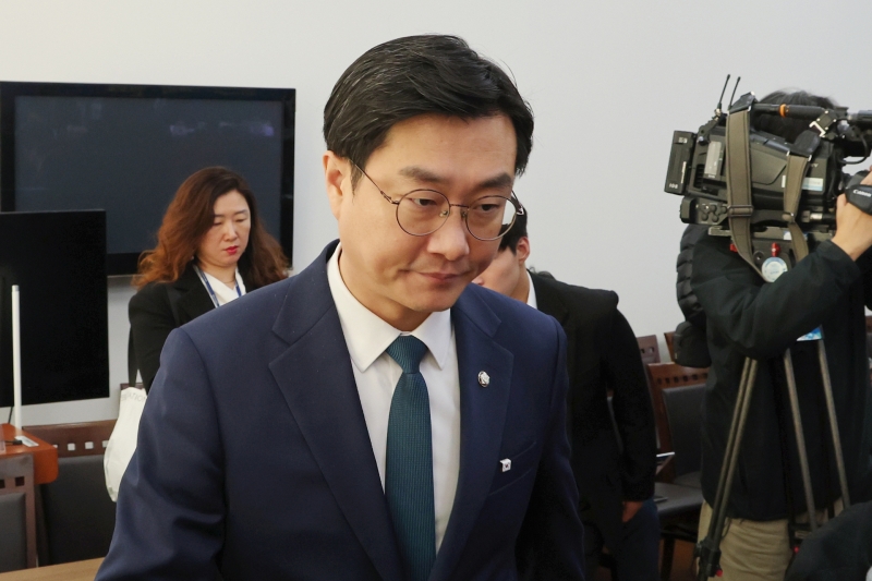 경찰, 넉달만에 장경태 '준강제추행·2차 가해 혐의' 검찰 송치