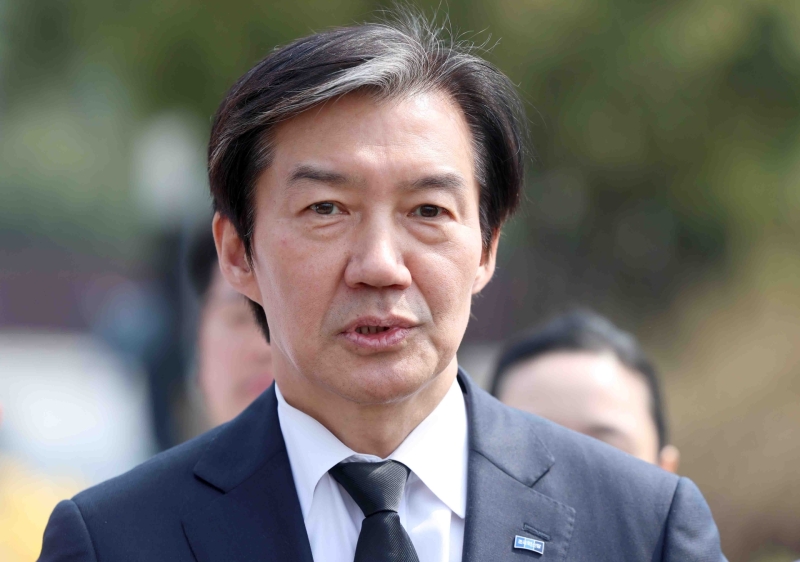 조국, '출퇴근 대중교통 한시 무료화' 제안..."이번 추경안에 넣어야"