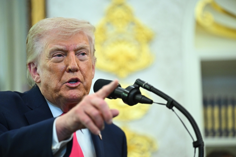 트럼프 "곧 합의 안 되면 하르그섬·발전소 폭파하고 끝낼 것"