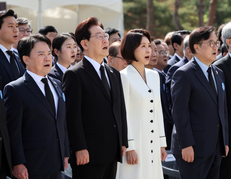 [속보]이재명 "4·19 정신으로 2024년 내란의 밤 물리쳐"