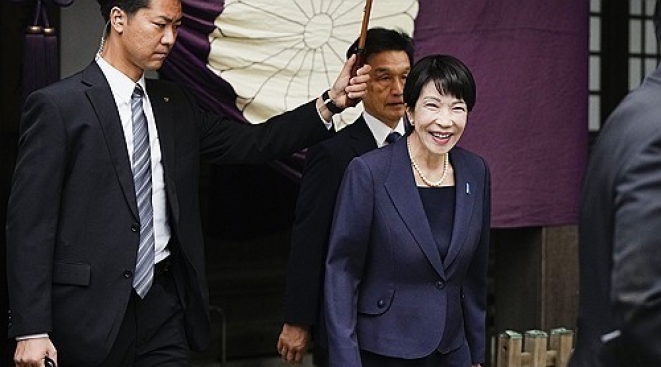 日 다카이치 총리, 'A급 전범 합사' 야스쿠니신사에 공물 봉납