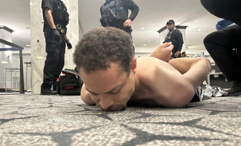 백악관 기자단 만찬 중 총성...트럼프 대통령 피신, 용의자 현장 체포