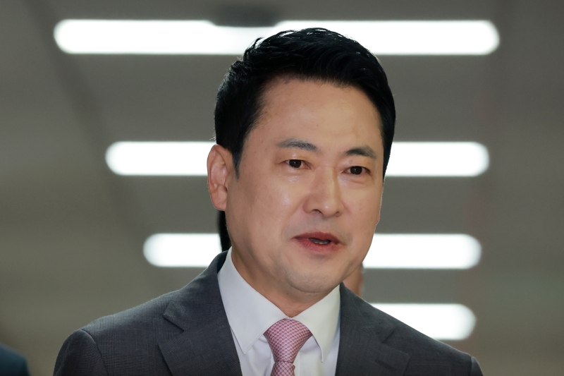 장동혁 대표 "李대통령 분당 아파트 안 파는 건가? 못 파는 건가?"...李 '부동산 불패 없다' 언급에 "대국민 기만"