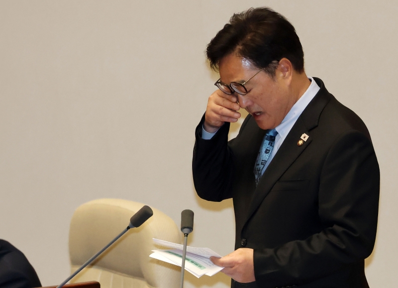 우원식 의장, 개헌안 본회의 상정 보류...지방선거 동시 개헌 '사실상 무산'