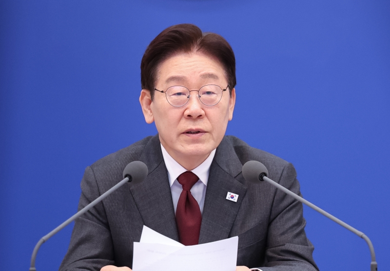 李대통령 지지도 59.7%, 하락세 멈추고 상승...정국 혼란이 상승 폭 상쇄