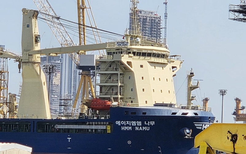 靑 "나무호 등 민간 선박 공격 용납 안 돼...공격 주체 특정 노력 중"