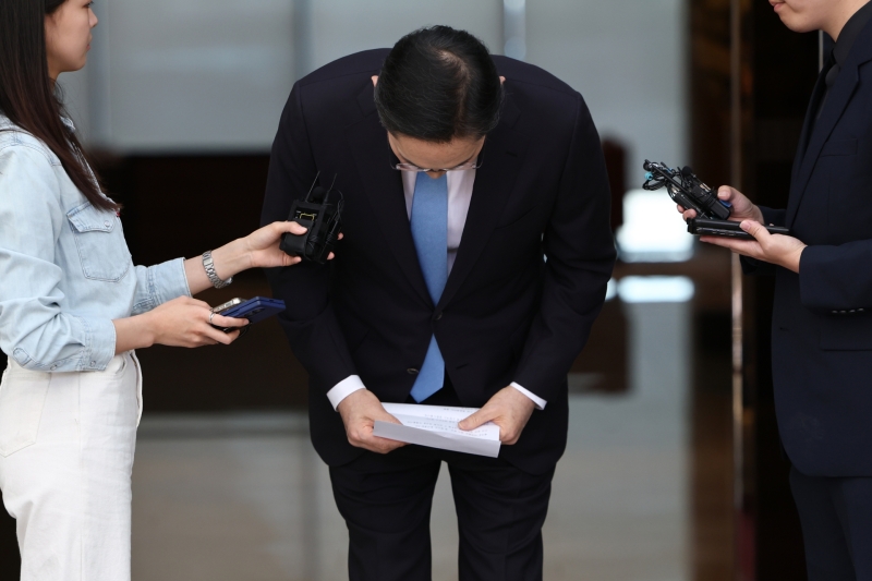 이재용 "국민께 머리 숙여 사죄...힘모아 한 방향으로 나아가야"