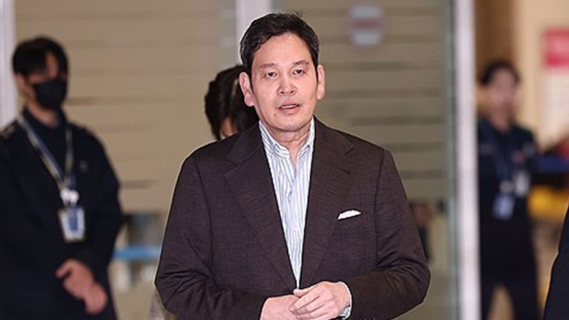 정용진, 스타벅스 '5·18 탱크데이' 이벤트 직접 사과…"변명 여지 없는 잘못"